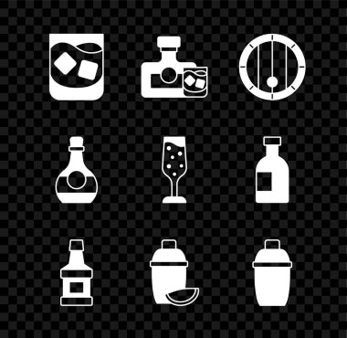 Bir bardak viski, viski şişesi ve bardak, tahta fıçı, limonlu kokteyl karıştırıcı, şişe konyak ya da şampanya ikonu. Vektör