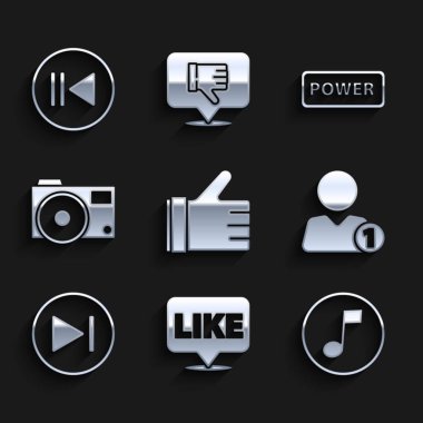 El 'i, konuşma balonunda, notada, tonda, arkadaş ekle, ileri sar, fotoğraf makinesi, güç düğmesi ve geri sarma simgesinde olduğu gibi ayarla. Vektör