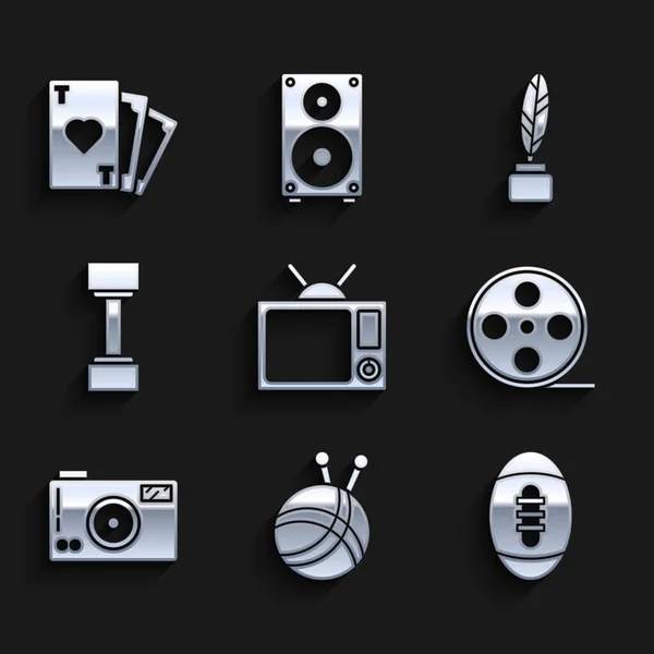 Televisie, Garens bal met breinaalden, American Football, Film haspel, Fotocamera, Dumbbell, Veer en inkt en speelkaart hart symbool pictogram. Vector — Stockvector