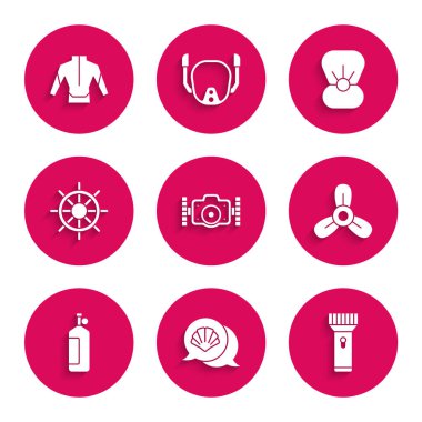 Fotoğraf makinesini, deniz kabuğunu, el fenerini, tekne pervanesini, türbini, Aqualung 'u, gemi direksiyonunu, inci ve dalgıç kıyafetli kabuğu ayarla. Vektör