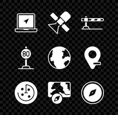 Dizüstü bilgisayarı konum belirleyicisi, uydu, park aracı bariyeri, Radar hedef monitörü, şehir haritası navigasyonu, pusula, hız sınırı trafiği ve Dünya küresel ikonu ile ayarla. Vektör