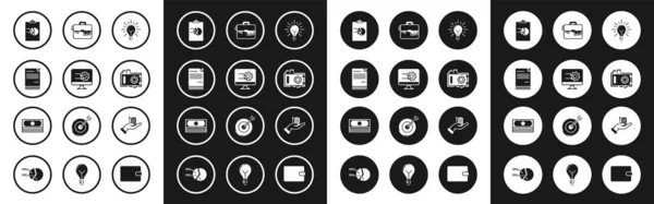 Set gloeilamp met stralen glans en concept van idee, Computer monitor grafiek grafiek, Document, Klembord, Veilig geld, Briefcase, Geld hand en stapels papier geld pictogram. Vector — Stockvector