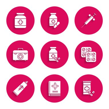 İlaç şişesini, hapları, tıp kitabını, ilaç paketini, merhem krem tüpünü, ilk yardım çantasını, şırıngayı ve ikonu hazırlayın. Vektör