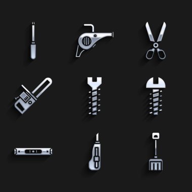 Metalik vida, kırtasiye bıçağı, kar küreği, balon seviyesi, elektrikli testere, makas ve tornavida simgesi. Vektör