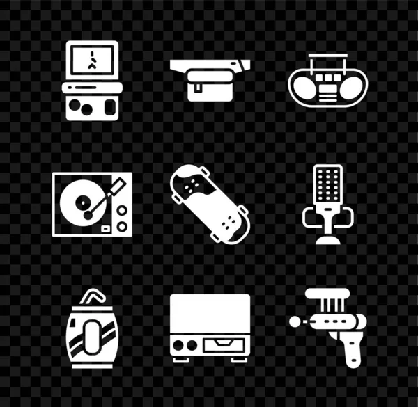 Set Tetris, Sac de taille de banane, stéréo maison avec deux haut-parleurs, paille de canette de soude, vieux lecteur de cassette vidéo, pistolet Ray, Vinyle et Skateboard icône astuce. Vecteur — Image vectorielle