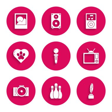Oyun makinesi, bovling pimi, tüy ve mürekkep hokkası, televizyon, fotoğraf makinesi, hayvan ayakizli kalp, müzik çalar ve çerçeve simgesi için Joystick 'i ayarlayın. Vektör