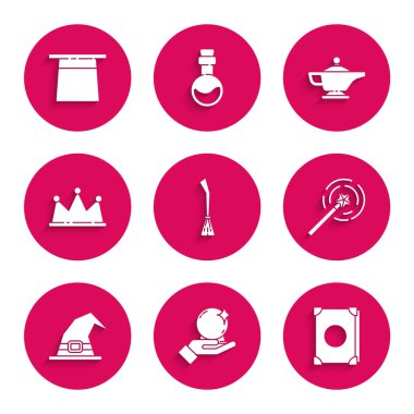 Cadı süpürgesi, sihirli top, Antik büyü kitabı, asa, şapka, taç, lamba ya da Aladdin ve Sihirbaz ikonu. Vektör