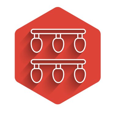 Beyaz çizgi Noel ışıkları ikonu uzun gölgeli izole edilmiş. Mutlu Noeller ve mutlu yıllar. Kırmızı altıgen düğmesi. Vektör.