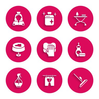 Kuru temizleme, kuru temizleme, paspas, bulaşık deterjanı, su spreyi masa örtüsünde leke, ütü masası ve kadın ikonu. Vektör