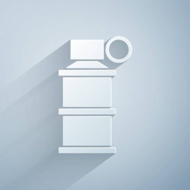 Kağıt kesiği El bombası ikonu gri arka planda izole edildi. Bomba patlaması. Kağıt sanatı tarzı. Vektör