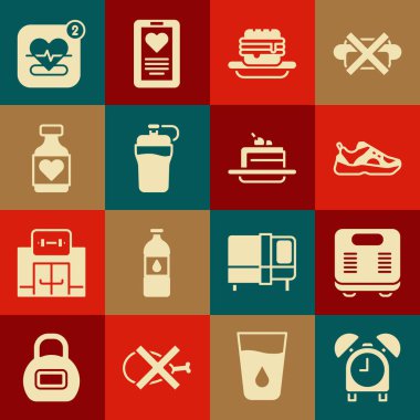 Alarm saatini, banyo terazisini, spor ayakkabılarını, spor ayakkabılarını, ıvır zıvırı, fitness karıştırıcıyı, vitamin hapını, kalp atış hızı ve pasta ikonuna sahip gezici saati ayarla. Vektör