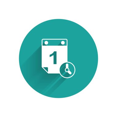 Beyaz Zaman yönetim simgesi uzun gölgeyle izole edildi. Saat ve takvim işareti. Üretkenlik sembolü. Yeşil daire düğmesi. Vektör