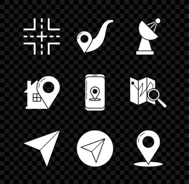 Yol trafik işaretini, yol konumunu, Radar 'ı, kağıt uçağı, harita pimini, ev ve şehir haritası yön bulma simgesini gösteren işaretçiyi ayarla. Vektör