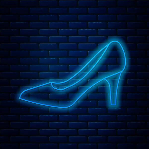 Bersinar neon line Sepatu wanita dengan ikon tumit tinggi terisolasi di dinding bata latar belakang. Vektor - Stok Vektor