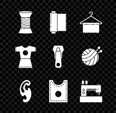 Dikiş ipliğini makaraya, kumaş rulosuna, elbise dolabına, Fransız kıvrımlarına, desene, makineye, kadın elbisesine ve fermuarına yerleştir. Vektör