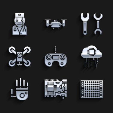 Uzaktan kumanda, basılı devre kartı PCB, internet, mekanik robot el, aksiyon kameralı dron, Spanner ve robot doktor ikonu. Vektör