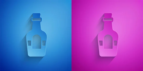 Бумага вырезать Алкоголь пить бутылку рома значок изолирован на синем и фиолетовом фоне. Бумажный стиль. Вектор — стоковый вектор