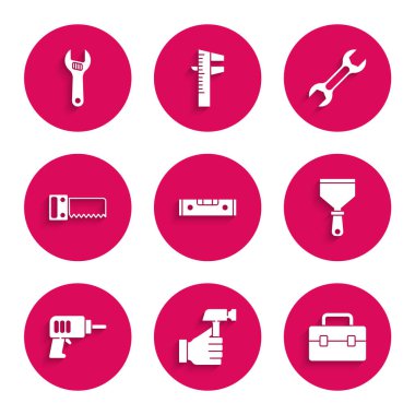 Balon seviyesini, Hammer 'ı, alet çantasını, macun bıçağını, elektrikli matkap makinesini, el testeresini, İngiliz anahtarını ve ayarlanabilir anahtar simgesini ayarla. Vektör