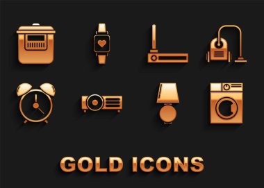 Set, elektrik süpürgesi, çamaşır makinesi, masa lambası, alarm saati, Router ve wi-fi sinyali, yavaş pişiren ve kalp atışı ikonunu gösteren akıllı saat. Vektör