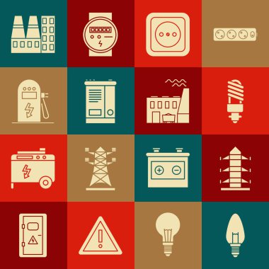 Ampul, yüksek gerilim direği hattı, LED ışık, elektrik prizi, araba aküsü, araba şarj istasyonu, elektrik santrali ve fabrika ve kömür ikonu. Vektör