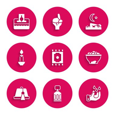 Geleneksel halı, Ramazan Kareem feneri, Wudhu, Tarih meyvesi kasesi, Türk şapkası, yanan mum, Müslüman adam namaz kılar ve bağış yapar veya zekat ikonunu öder. Vektör