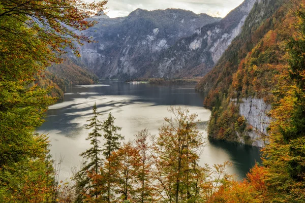 Blick auf den Heiligen Batholemew am Meer der Könige in Berchtesgaden — Stockfoto