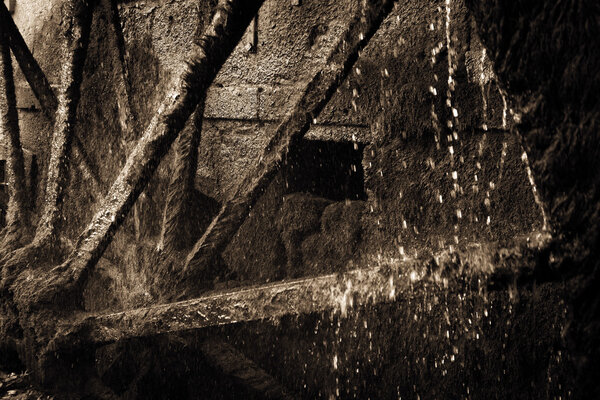 Винтажный водяной мельница
