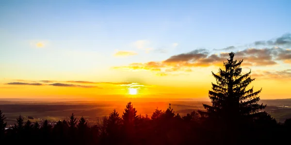 Mooie zonsondergang landschap — Stockfoto