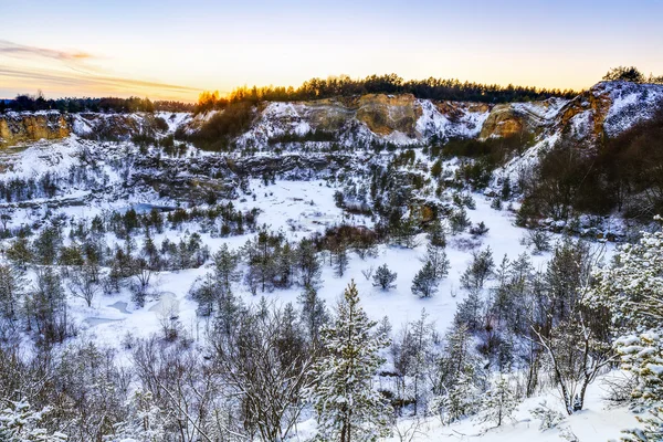 Terk edilmiş kış ocağımız — Stok fotoğraf