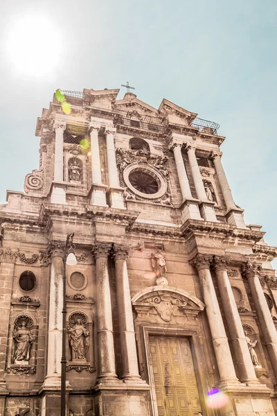 Frente a la Iglesia Palermo —  Fotos de Stock