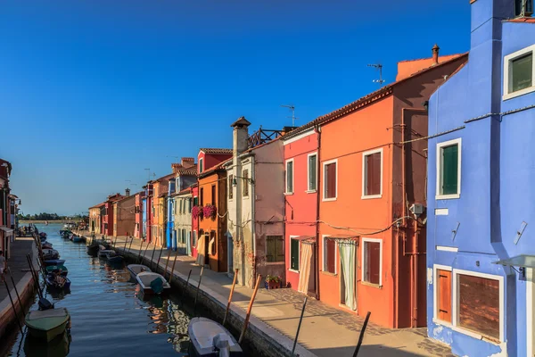 Πολύχρωμα σπίτια του burano — Φωτογραφία Αρχείου