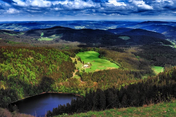 Góry Feldberg wiosną — Zdjęcie stockowe