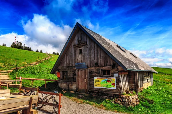 Feldberg Mountain Hut en primavera —  Fotos de Stock