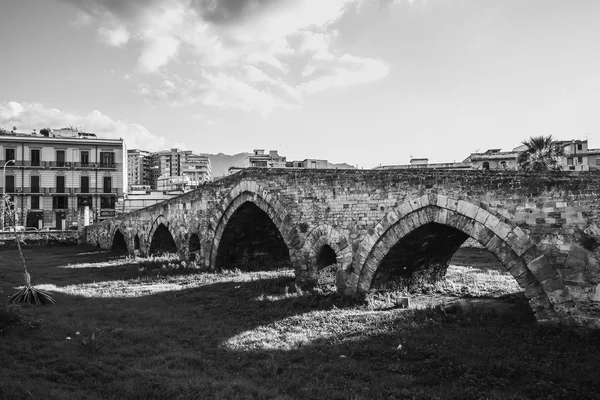 Medieval Historical Bridge in Palermo, Sicily — Zdjęcie stockowe