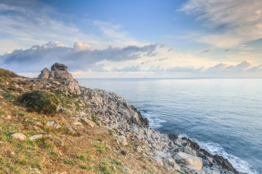 Sicilya sahil üzerinde gündoğumu