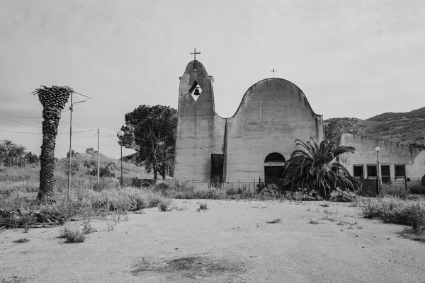 Elegante paisaje blanco y negro de Sicilia — Foto de Stock