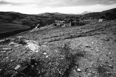 Zarif siyah beyaz manzara Sicilya