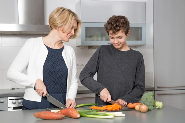 Mother and Son in the kitchen — Stock Photo, Image