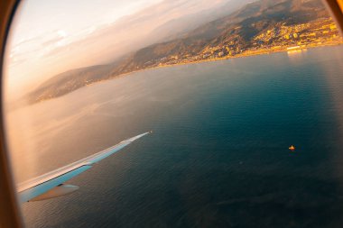 Uçak penceresinden görüntüle