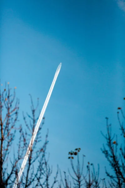 Літак Небі Заході Сонця Сліди Літака Небі — стокове фото