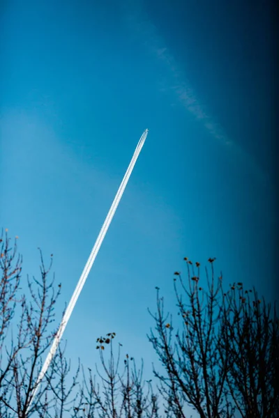 Літак Небі Заході Сонця Сліди Літака Небі — стокове фото