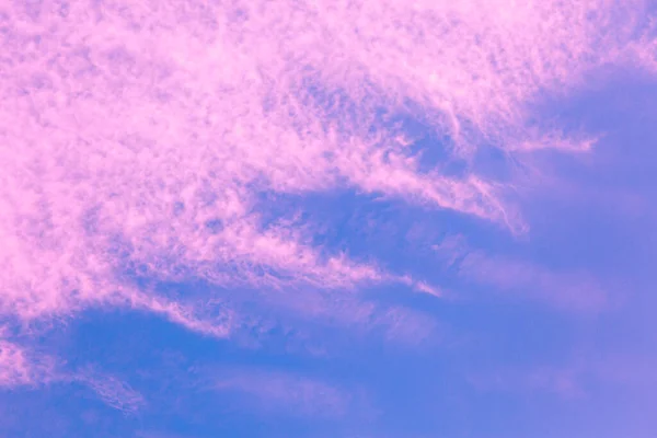 Ιστορικό Πολύχρωμο Ροζ Μπλε Ουρανό Θολή Ουρανό Πανόραμα Πανοραμική Λήψη — Φωτογραφία Αρχείου