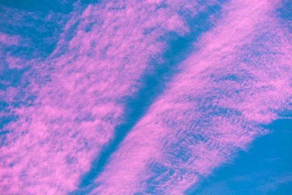 Sfondo Colorato Rosa Cielo Blu Panorama Cielo Sfocato Scatto Panoramico — Foto Stock