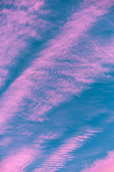 Fundo Colorido Céu Azul Rosa Panorama Céu Desfocado Tiro Panorâmico — Fotografia de Stock