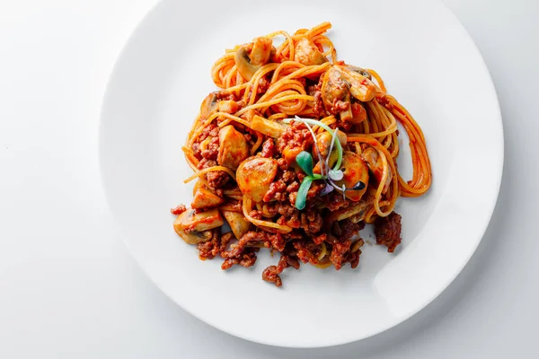 Italiano Deliciosa Pasta Espaguetis Con Salsa Tomate Parmesano Champiñones Boloñesa —  Fotos de Stock