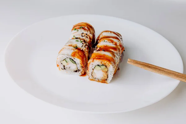 Japon Yemeği Maki Nigiri Sushi Seti Suşi Pilav Balık Somonu — Stok fotoğraf