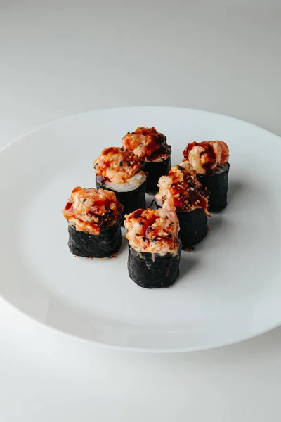 Japon Yemeği Maki Nigiri Sushi Seti Suşi Pilav Balık Somonu — Stok fotoğraf