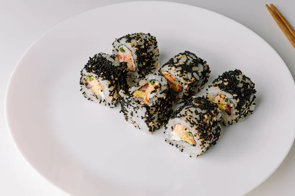 Japon Yemeği Maki Nigiri Sushi Seti Suşi Pilav Balık Somonu — Stok fotoğraf