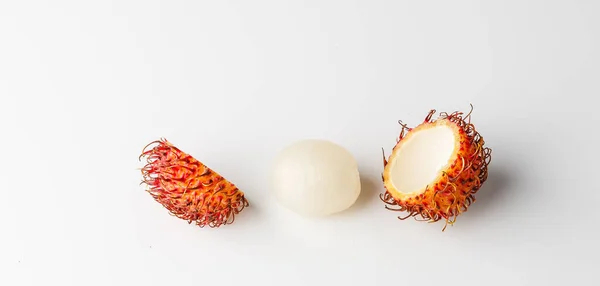 Rambutan Aislado Blanco Con Camino Recorte Fresco Rambutan Dulce Deliciosa —  Fotos de Stock