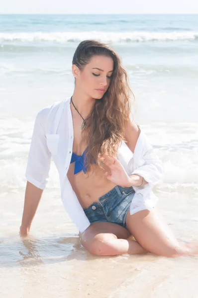Attractive Sensual Woman Shore Beach Enjoying Sea Sun Spring Summer — Stock Photo, Image